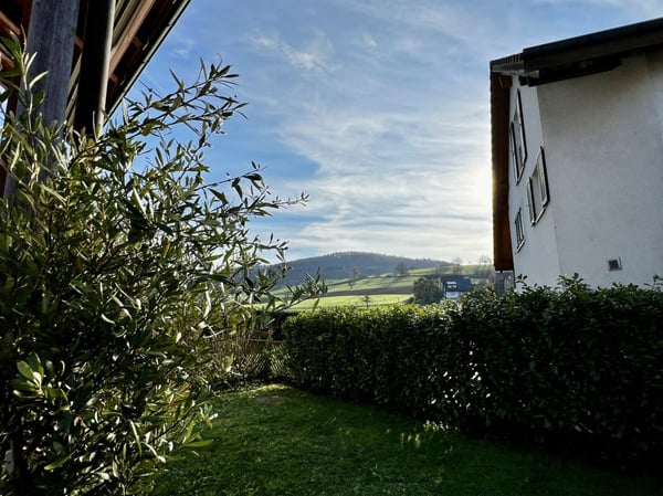 Grosszügiges Familienhaus mit Garten und unverbaubarer Aussicht in Magden 8
