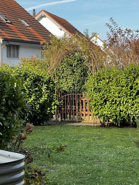 Grosszügiges Familienhaus mit Garten und unverbaubarer Aussicht in Magden 9
