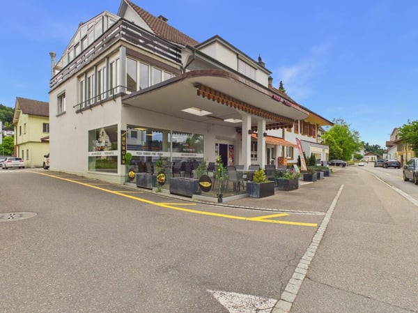 Charmantes Wohn- und Geschäftshaus in Schöftland 1
