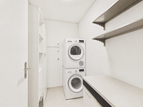 Grosszügige und helle Wohnung mit Garten 14