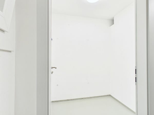 Stilvolle Attikawohnung mit grosser Terrasse und exklusiver Wohnkomfort in Delémont 16