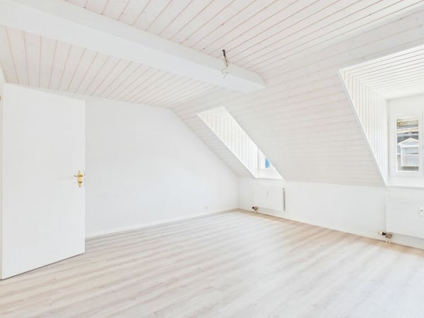 Helle 4.5-Zimmer-Wohnung mit Weitblick & Gartenmitbenutzung 5