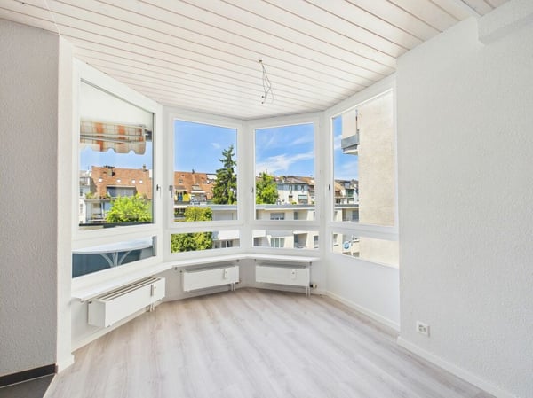 Helle 4.5-Zimmer-Wohnung mit Weitblick & Gartenmitbenutzung 1