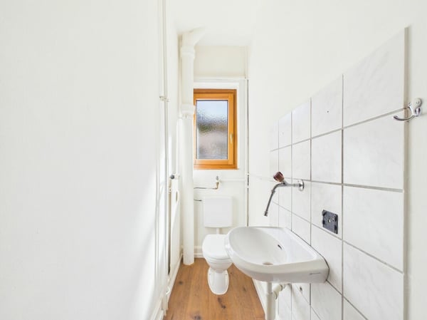 Seltene Gelegenheit! Mehrfamilienhaus mit 9 Wohnungen und Restaurant & Bar 9