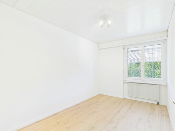 Freistehendes Einfamilienhaus mit Wintergarten, Cheminée und Sauna an ruhiger Lage 7