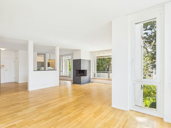 Stilvolles Wohnen auf dem Bruderholz mit Cheminée, Balkon, Terrasse und Ziergarten 2