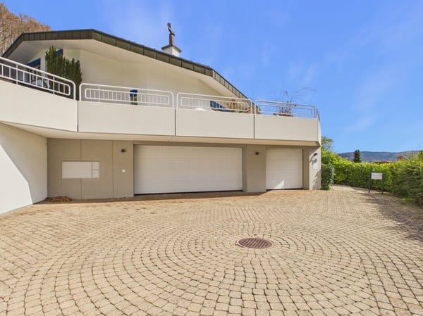 Luxuriöse Villa mit unverbaubarer Aussicht und viel Privatsphäre in Frenkendorf 3