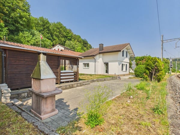 Erstbezug: Komplett saniertes 4.5-Zimmer-Einfamilienhaus mit grossem Garten & viel Freiraum 13