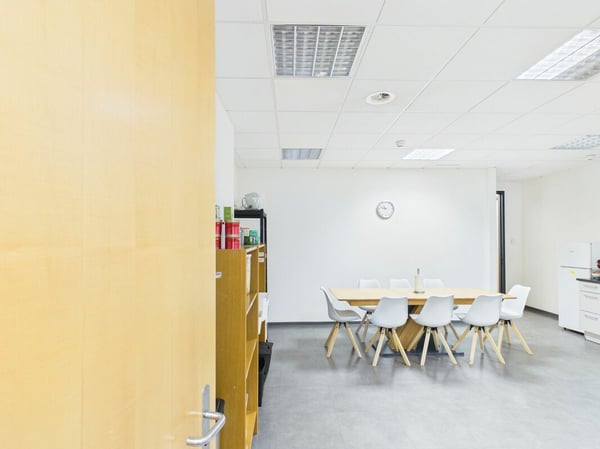 Spacieux bureaux à louer 120 m2 17