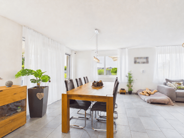 Modernes Einfamilienhaus mit Garten und schöner Weitsicht in Wolfwil 21