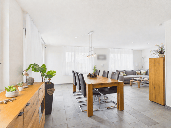 Modernes Einfamilienhaus mit Garten und schöner Weitsicht in Wolfwil 5