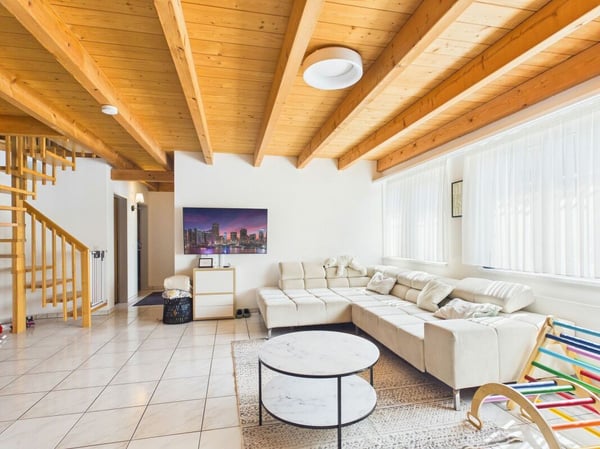 Grosszügige Maisonette Wohnung mit Balkon und Cheminée Kopie 2