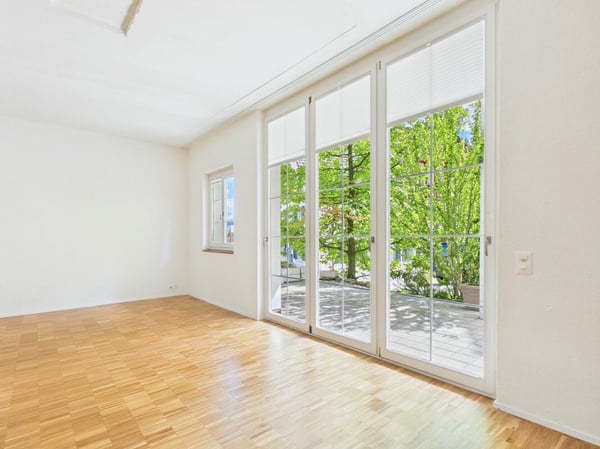 Grosszügiges Wohnen mit Loft - Charakter und Terrasse in Thalwil 3