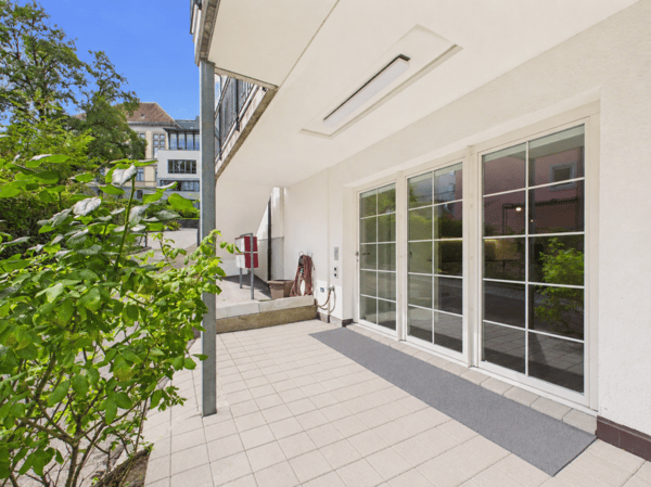 Grosszügiges Wohnen mit Loft - Charakter und Terrasse in Thalwil 2