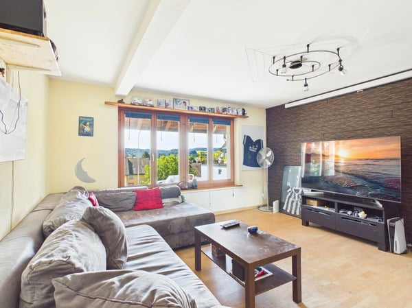 Freistehendes Zuhause mit Charme und Entwicklungspotenzial 2