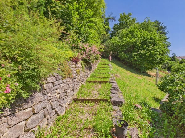 Freistehendes Zuhause mit Charme und Entwicklungspotenzial 12