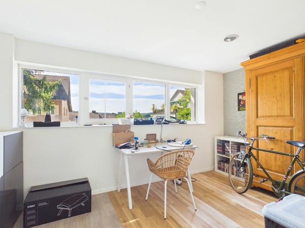 Freistehendes Zuhause mit Charme und Entwicklungspotenzial 8