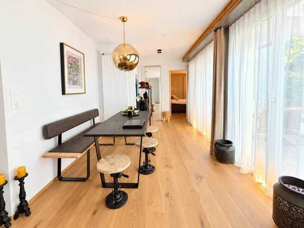 Hochwertige möblierte 2.5-Zimmer-Gartenwohnung an der Beckenhofstrasse in Zürich 9