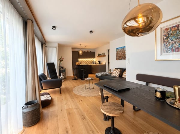 Hochwertige möblierte 2.5-Zimmer-Gartenwohnung an der Beckenhofstrasse in Zürich 1