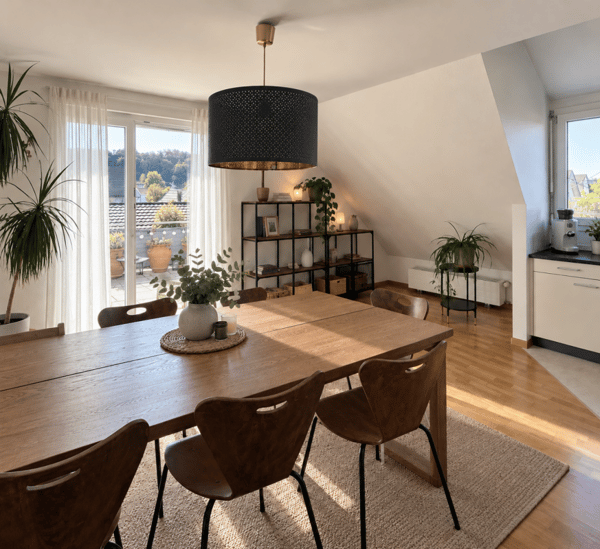 Ruhig wohnen, zentral verbunden - helle 4-Zimmer-Maisonette mit grossem Balkon in Muttenz