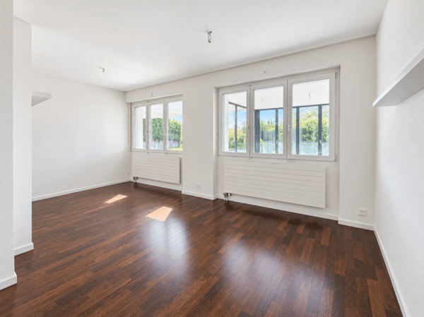 Grosszügiges Einfamilienhaus mit Pool und Garten - Wohnen mit Weitblick in Füllinsdorf 12