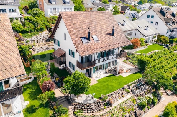 Familienfreundliches Doppeleinfamilienhaus mit Garten an ruhiger Zentrumslage 2