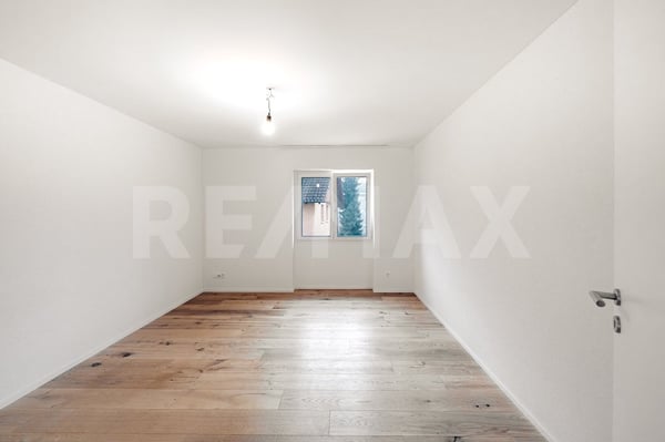 Moderne 4.5-Zimmer-Wohnung mit 134 m² und grossem Balkon  kernsaniert, zentral in Kloten 10