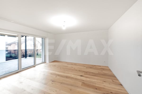 Moderne 4.5-Zimmer-Wohnung mit 134 m² und grossem Balkon  kernsaniert, zentral in Kloten 12
