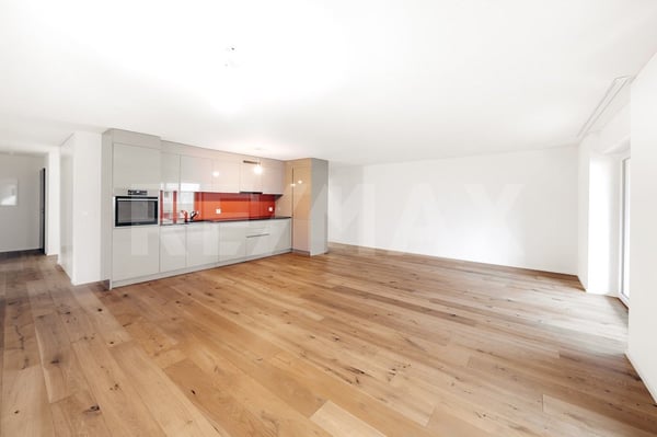 Moderne 4.5-Zimmer-Wohnung mit 134 m² und grossem Balkon  kernsaniert, zentral in Kloten 2