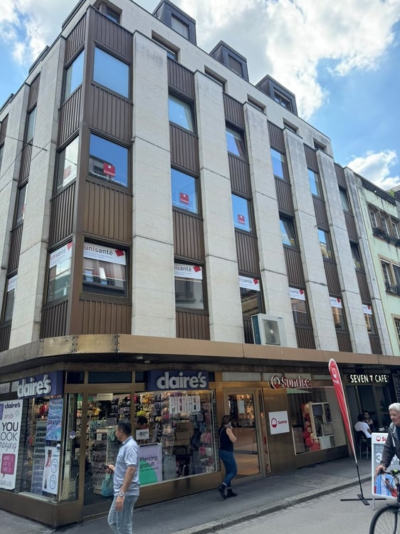 Belle surface lumineuse - Idéal pour bureau ou cabinet médical !