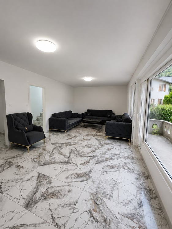 Maison familiale de 6.5 pièces - Au centre de Dompierre - Perspectives de développement 3
