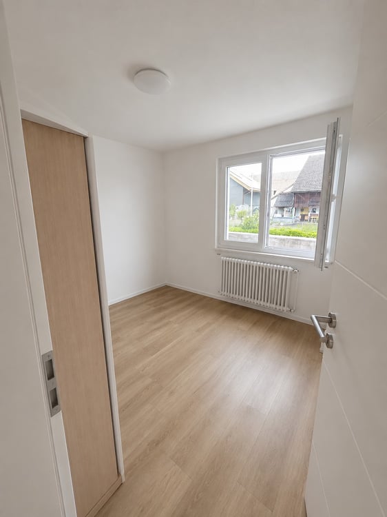 Maison familiale de 6.5 pièces - Au centre de Dompierre - Perspectives de développement 9