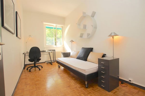 UN JARDIN AU CETRE VILLE | PROCHE ECOLE INTERNATIONALE ET PARC BERTRAND | 2 APPARTEMENTS 9