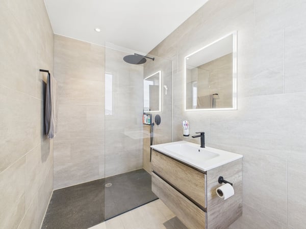 Exklusive Neubauwohnung mit schönem Ausblick 14