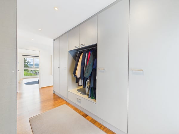 Exklusive Terrassenwohnung mit unverbaubarer Weitsicht 2