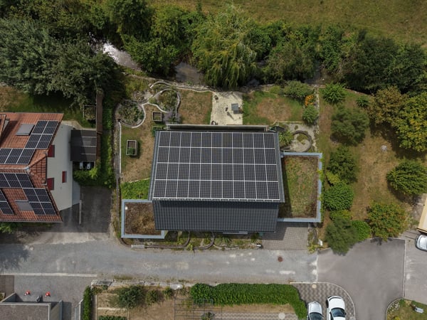 Gepflegtes Einfamilienhaus direkt am Bach, mit Blick ins Grüne 5