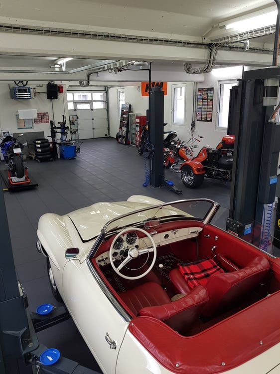 Voll ausgestattete Auto-/Motorradwerkstatt mit 143 m² 11