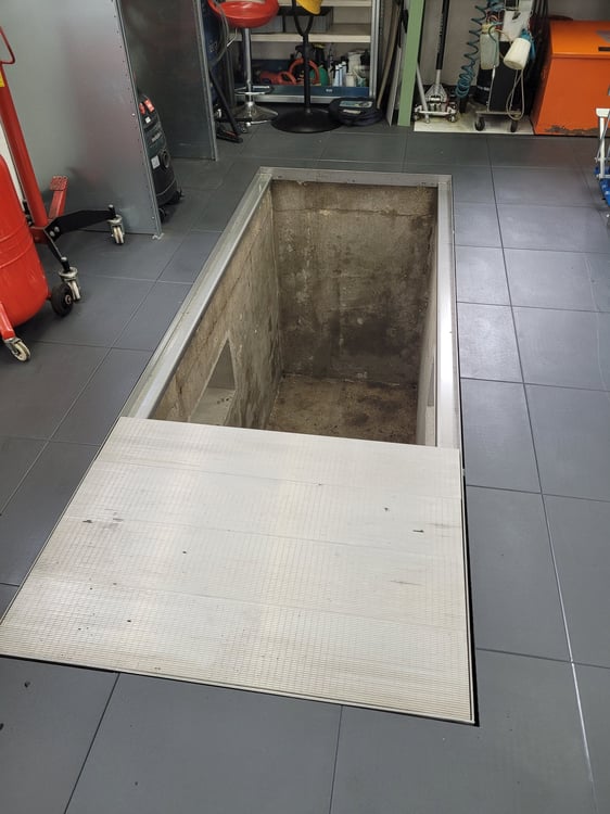 Voll ausgestattete Auto-/Motorradwerkstatt mit 143 m² 13
