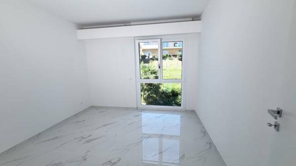 Lugano-Breganzona: elegante 3.5 locali di 105 m², ristrutturato a nuovo con terrazzo 14
