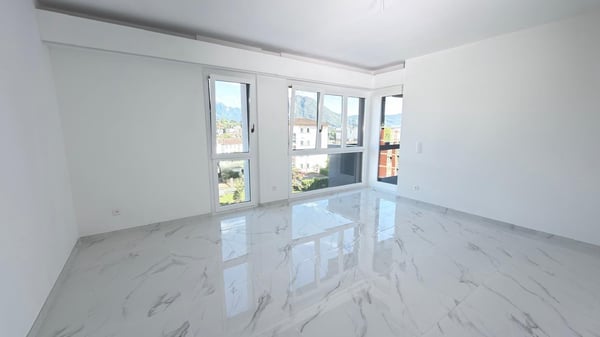 Lugano-Breganzona: elegante 3.5 locali di 105 m², ristrutturato a nuovo con terrazzo 2