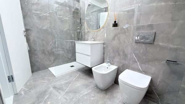 Lugano-Breganzona: elegante 3.5 locali di 105 m², ristrutturato a nuovo con terrazzo 17