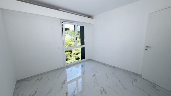 Lugano-Breganzona: elegante 3.5 locali di 105 m², ristrutturato a nuovo con terrazzo 15