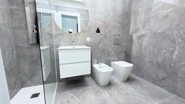Lugano-Breganzona: elegante 3.5 locali di 105 m², ristrutturato a nuovo con terrazzo 18