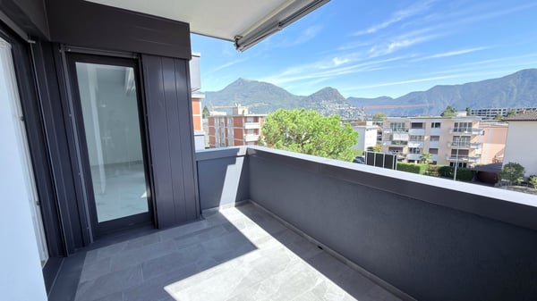 Lugano-Breganzona: elegante 3.5 locali di 105 m², ristrutturato a nuovo con terrazzo 21