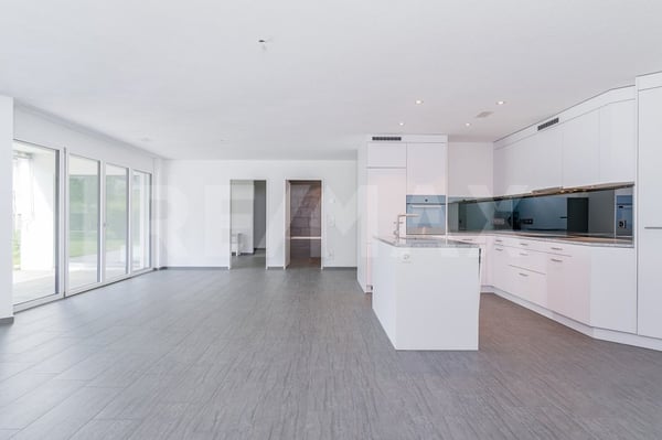 Moderne 2.5Zimmer-Wohnung mit Garten 3