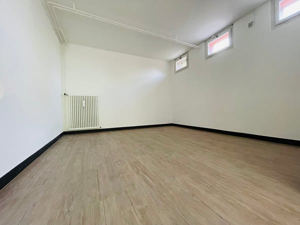 Büro / Atelier / Lager (11m2 EG) - ruhig,  hell, im grünen Gundeli 5