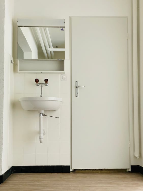 Büro / Atelier / Lager (11m2 EG) - ruhig,  hell, im grünen Gundeli 6