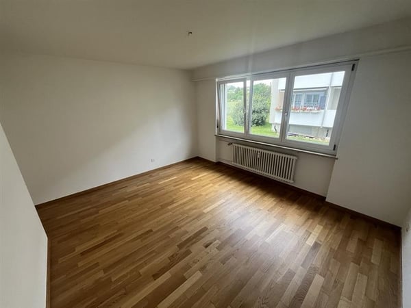 ATTRAKTIVE 4.5-ZIMMERWOHNUNG AN RUHIGER LAGE IN REINACH 8