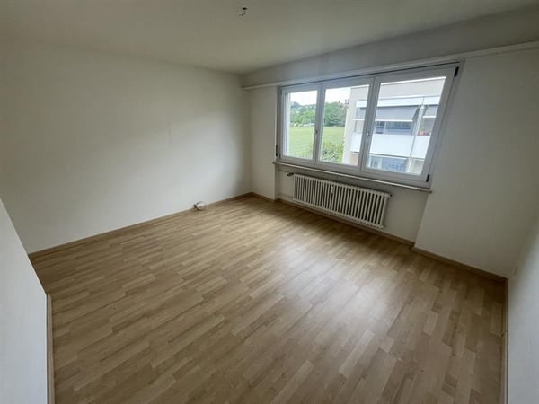 ATTRAKTIVE 4.5-ZIMMERWOHNUNG AN RUHIGER LAGE IN REINACH 8