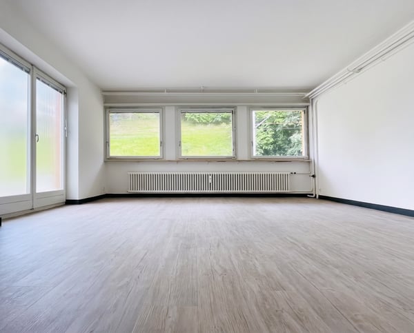 HELLES BÜRO / PRAXIS (CA. 50 M2)  AN RUHIGER LAGE IM GUNDELI 1